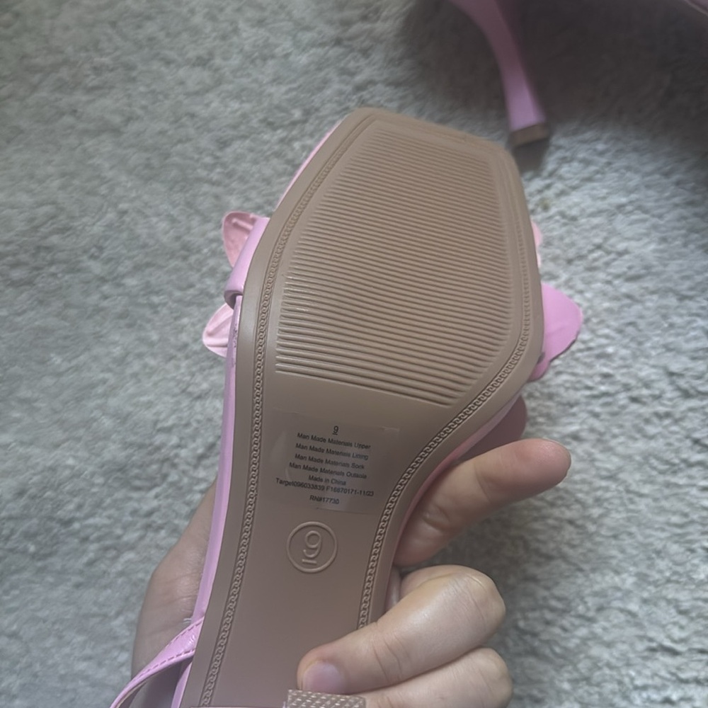 Shoes - Picture 6 of 9